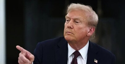 Trump dice que Francia est&aacute; en llamas y destrozado por la inmigraci&oacute;n