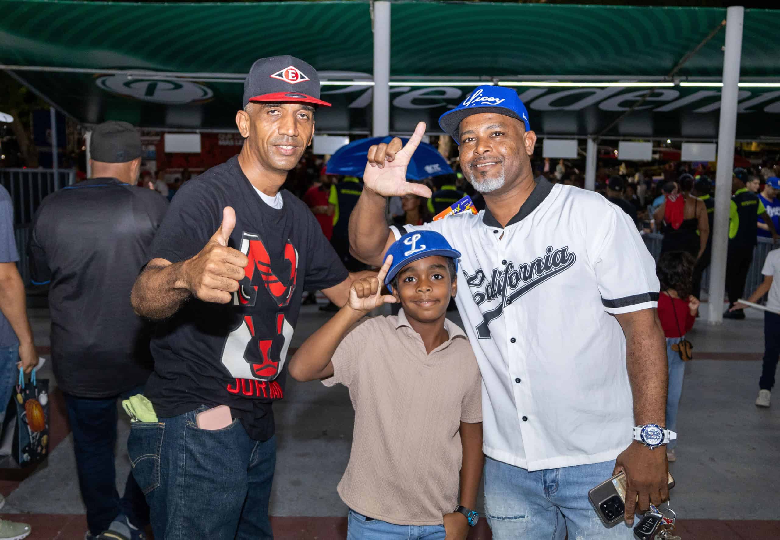 Fanáticos del Escogido y Licey.