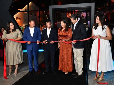 Comercial Karros presenta la nueva Geely Starray GF-2027