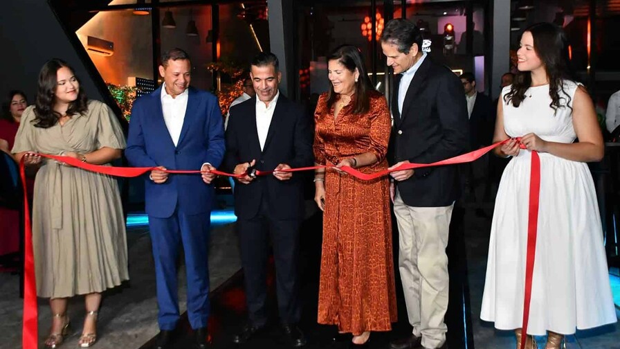 Comercial Karros presenta la nueva Geely Starray GF-2027 e inaugura su cuarto showroom Comercial Karros presenta la nueva Geely Starray GF-2027 e inaugura su cuarto showroom