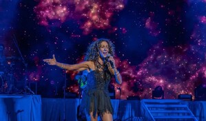 Rosario Flores cautiva con su universo musical y su fuerza interpretativa