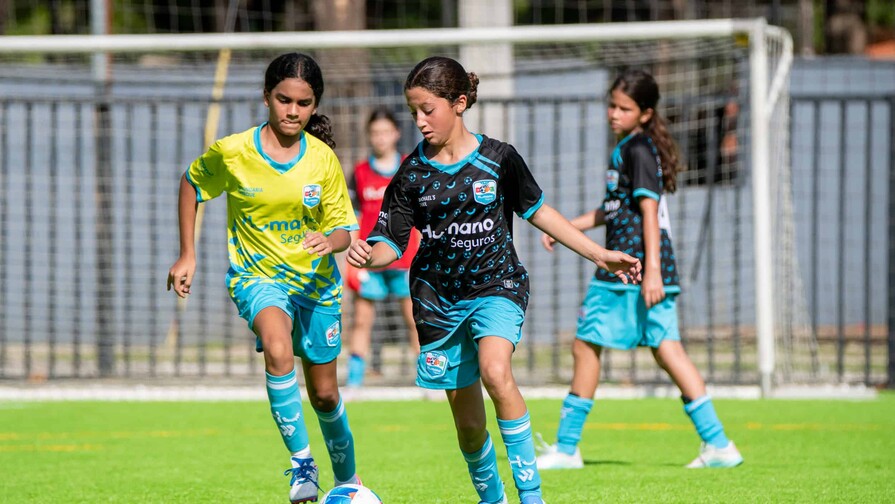 Copa Humano Seguros de F&uacute;tbol llega a semifinales en ambas ramas