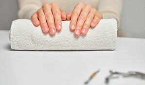 U&ntilde;as cortas y sin esmalte, la tendencia de manicura que apuesta por la belleza natural en 2026