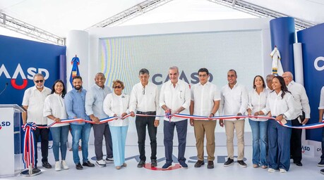 Gobierno entrega saneamiento de dos ca&ntilde;adas en Santo Domingo Oeste