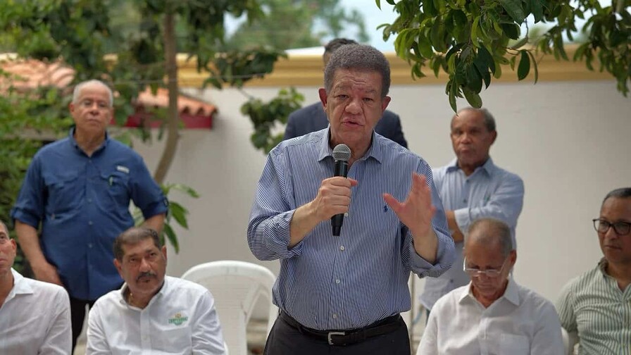 Leonel Fern&aacute;ndez critica al Gobierno por imponer medidas a arroceros sin escucharlos