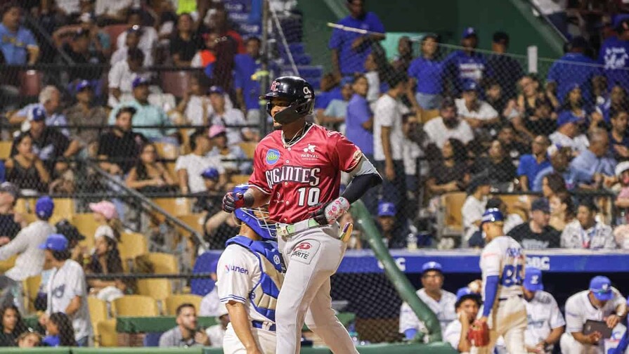 Video | Jefferson Rojas conecta dos jonrones en triunfo de los Gigantes sobre el Licey Video | Jefferson Rojas conecta dos jonrones en triunfo de los Gigantes sobre el Licey