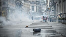 Mil&aacute;n vuelve a vivir una tarde de disturbios y choques entre grupos de j&oacute;venes y polic&iacute;a