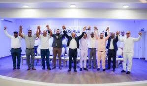 Milton Morrison juramenta 350 nuevos miembros de Pa&iacute;s Posible en Santiago