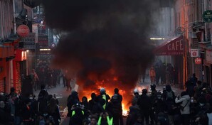 Par&iacute;s vive nuevo episodio de violencia y saqueos en torno a la plaza de la Rep&uacute;blica