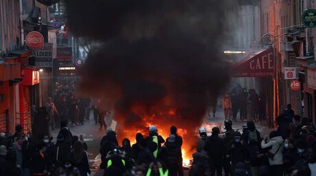 Par&iacute;s vive nuevo episodio de violencia y saqueos en torno a la plaza de la Rep&uacute;blica