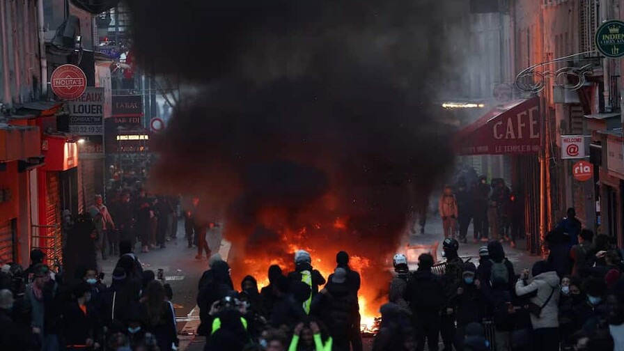 Par&iacute;s vive nuevo episodio de violencia y saqueos en torno a la plaza de la Rep&uacute;blica