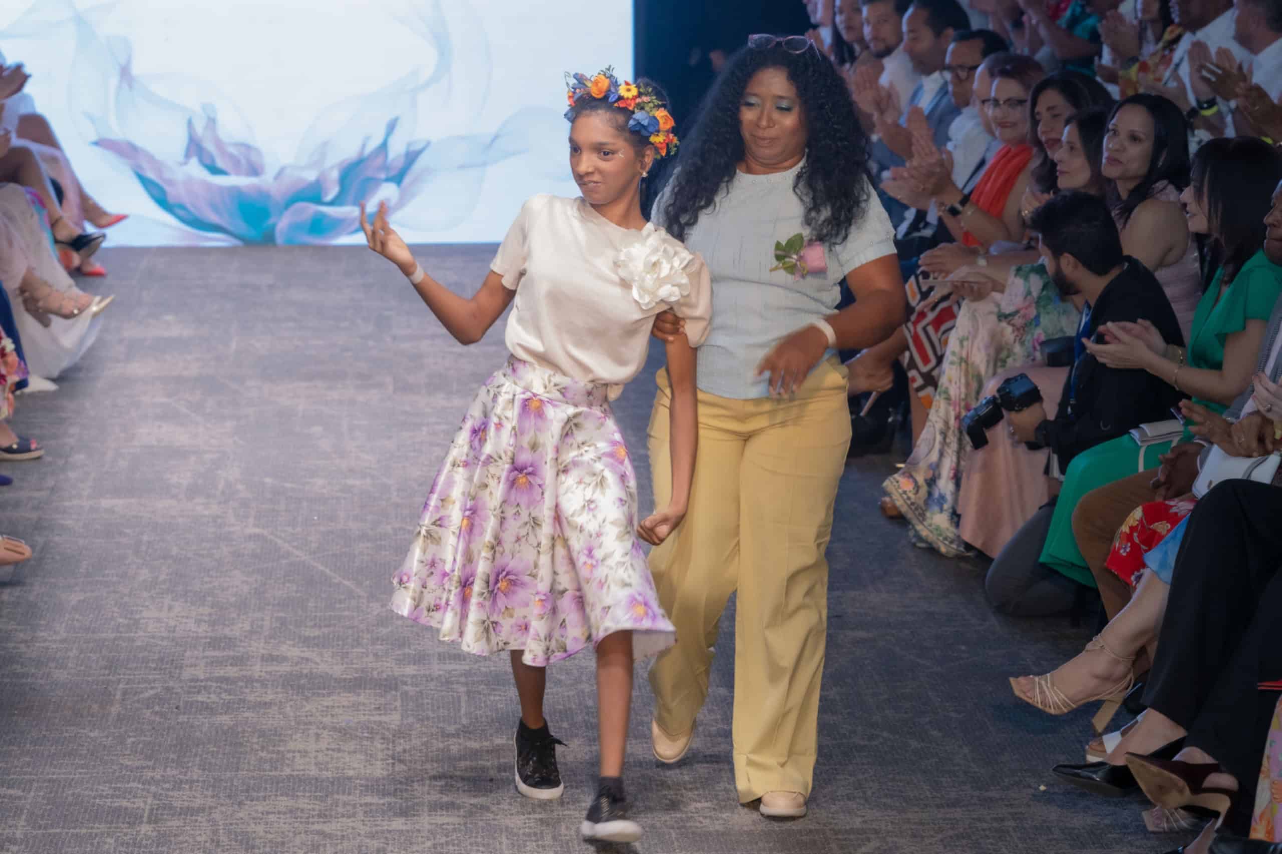 Participantes en el Desfile por la Inclusión: "Florecer" organizado, este sábado 17 de octubre de 2026, por la Procuraduría General de la República y el Ministerio de Justicia.