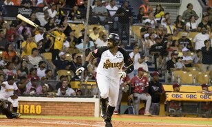 Jorge Bonifacio encabeza primera victoria de las &Aacute;guilas 4-1 sobre los Gigantes