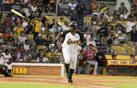 Jorge Bonifacio encabeza primera victoria de las &Aacute;guilas 4-1 sobre los Gigantes