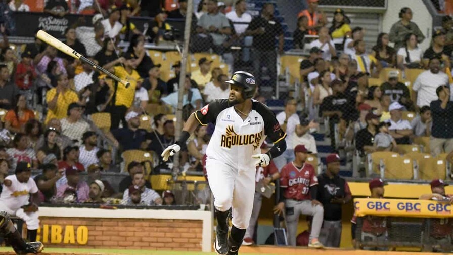 Jorge Bonifacio encabeza primera victoria de las Águilas 4-1 sobre los Gigantes Jorge Bonifacio encabeza primera victoria de las Águilas 4-1 sobre los Gigantes