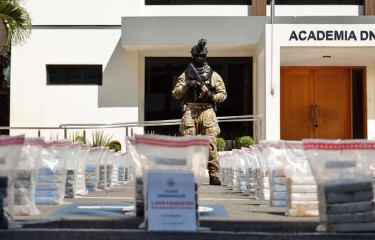 Interceptan lancha con m&aacute;s de una tonelada de presunta coca&iacute;na en Pedernales