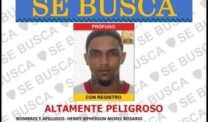 Polic&iacute;a busca a hombre vinculado a robo de joyer&iacute;a en Santiago