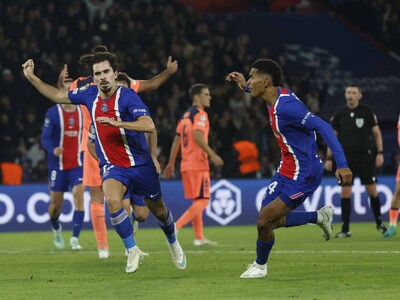 El PSG domina con autoridad por 4-2 al Barcelona