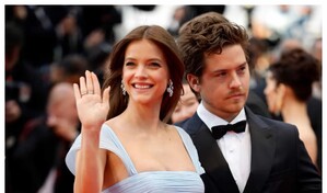 El actor Dylan Sprouse revela que felicitan a su gemelo Cole tras el nacimiento de su hija
