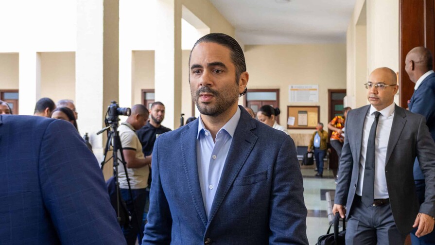 &iquest;Por qu&eacute; sanci&oacute;n de RD$7.5 millones por celular de 3 mil pesos? Abogado explica sentido de astreinte