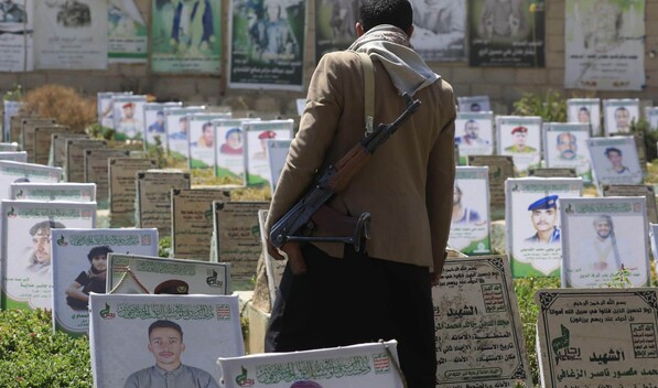 Coalici&oacute;n liderada por Riad dice haber destruido plataforma de misiles de hut&iacute;es del Yemen