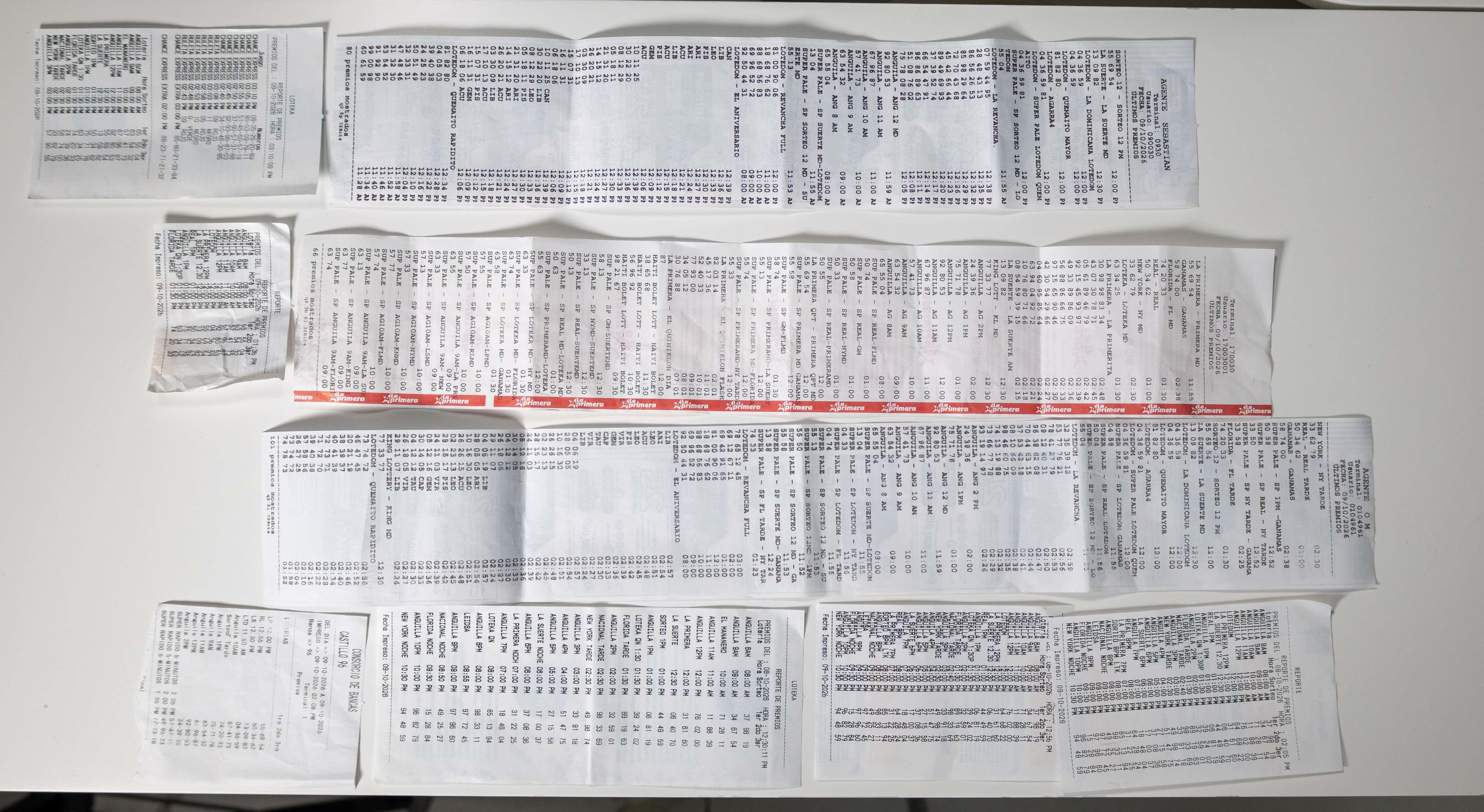 Boletos con la oferta de lotería extranjera en varias bancas del Distrito Nacional y la provincia Santo Domingo.