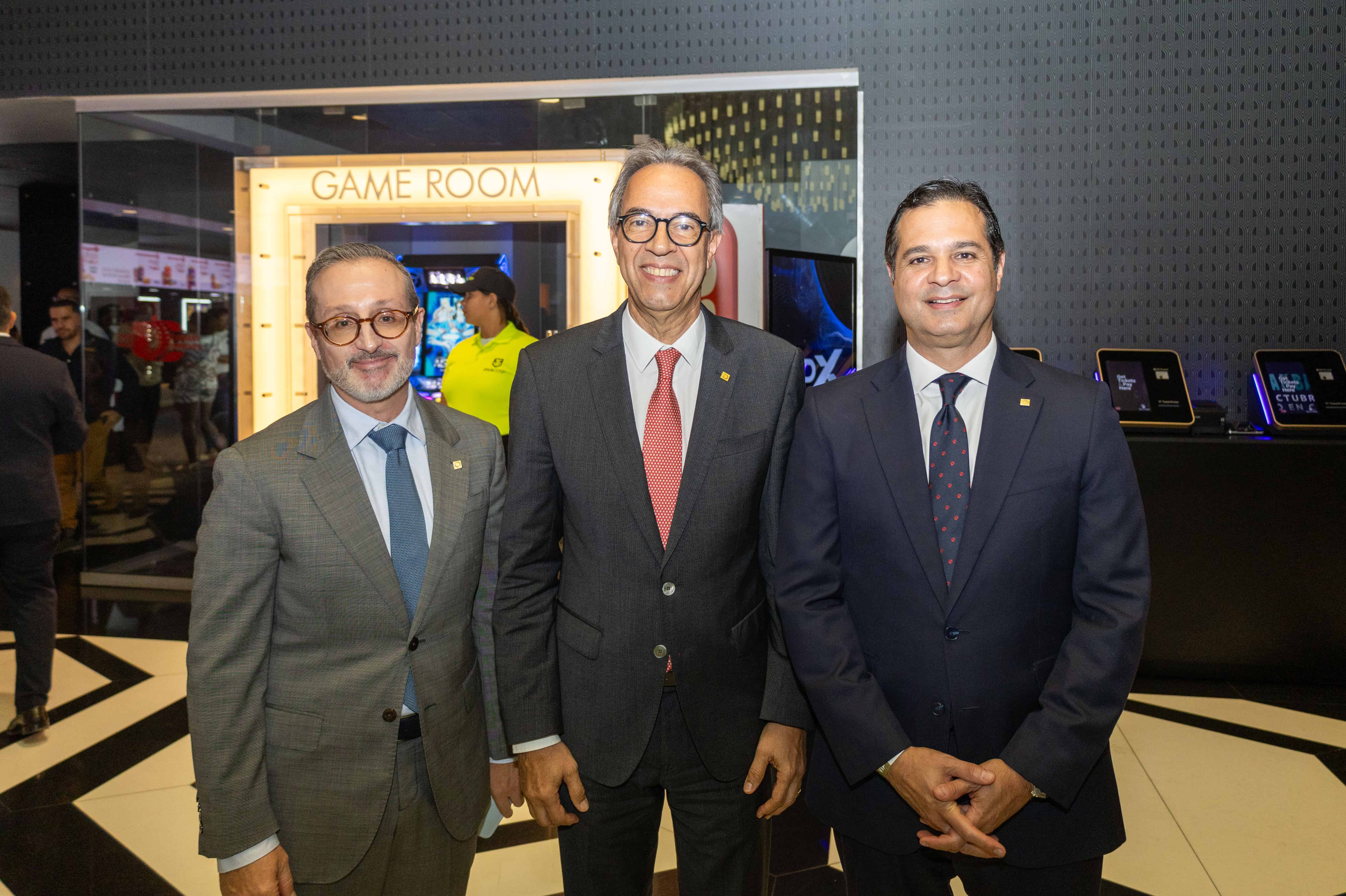 Esteban Martínez-Murga, José Mármol y Robinson Bou.