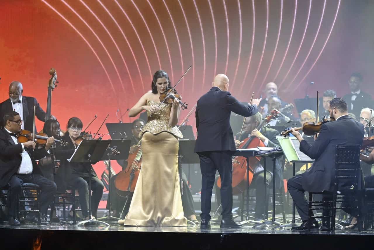 Aysha Syed ofreció su interpretación de la "Fantasía de Carmen", del compositor español Pablo Sarasate.