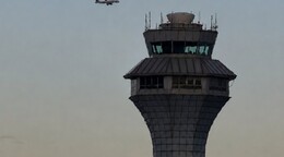 Avi&oacute;n procedente de Barcelona sufre revent&oacute;n de dos neum&aacute;ticos al aterrizar en Chicago