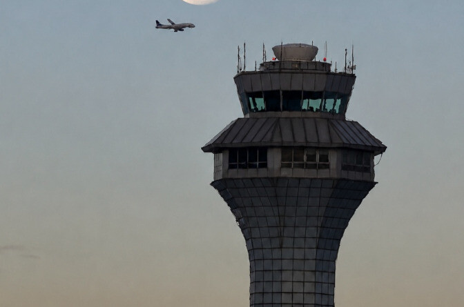 Avión procedente de Barcelona sufre reventón de dos neumáticos al aterrizar en Chicago Avión procedente de Barcelona sufre reventón de dos neumáticos al aterrizar en Chicago