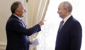 Estadounidense liberado en Rusia va en camino a casa, dice Trump