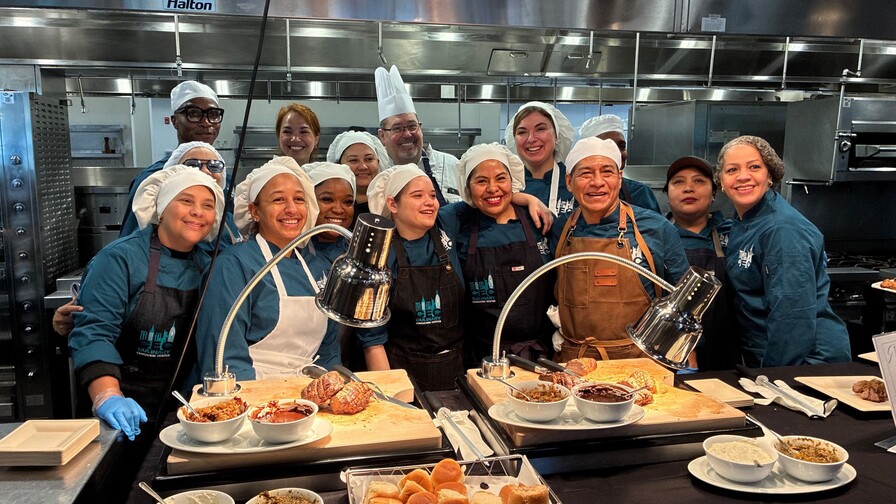 Nuevo centro en NY ofrece capacitaci&oacute;n culinaria gratuita y certificaciones para trabajadores