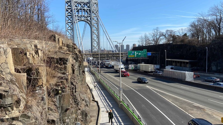 Matan a tiros a un conductor en el puente que conecta a Manhattan con NJ; sospechoso sigue prófugo Matan a tiros a un conductor en el puente que conecta a Manhattan con NJ; sospechoso sigue prófugo