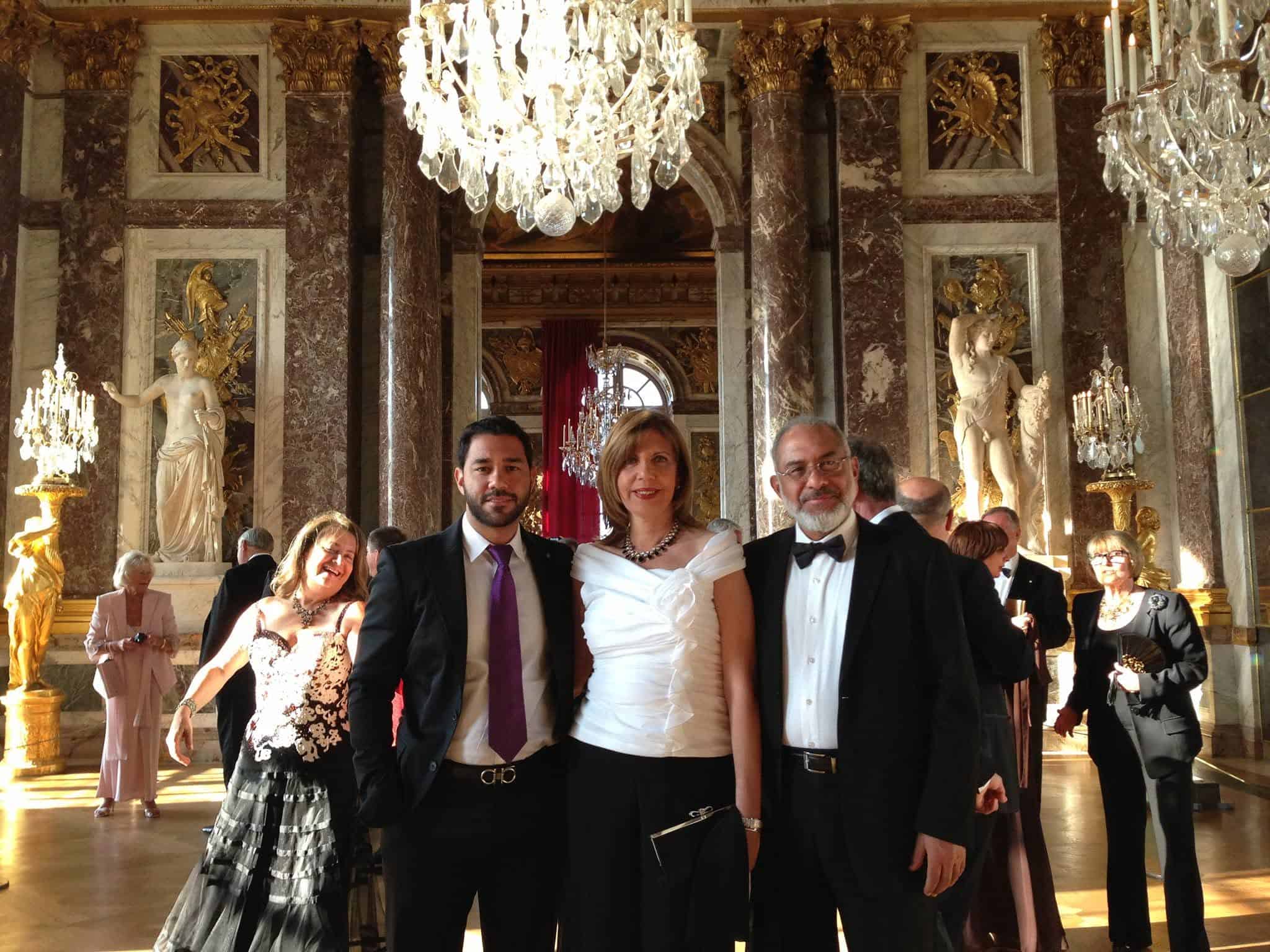 Cosette Bonnelly junto a su esposo, Persio Maldonado, y su hijo Persio Maldonado Bonnelly