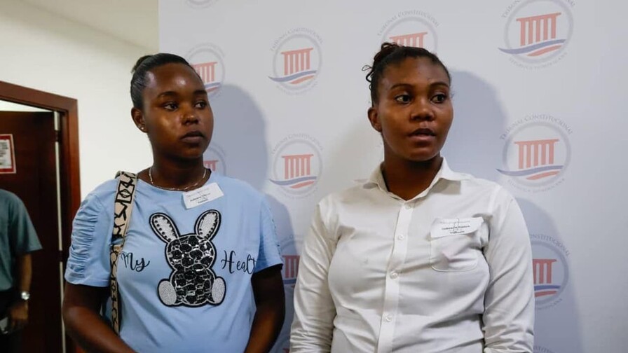 Tres mujeres denuncian ante el TC que fueron separadas de la Policía por quedar embarazadas Tres mujeres denuncian ante el TC que fueron separadas de la Policía por quedar embarazadas