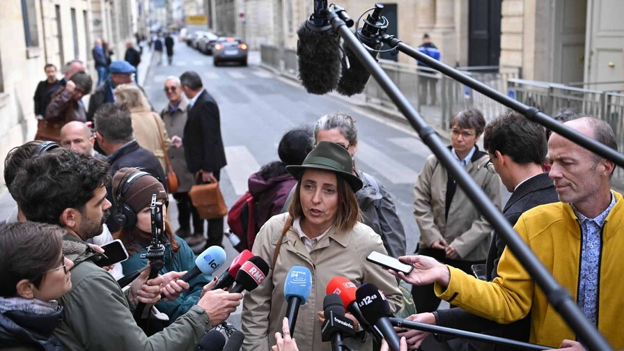 Francia decreta un toque de queda en barrios de París por tercera noche consecutiva Francia decreta un toque de queda en barrios de París por tercera noche consecutiva