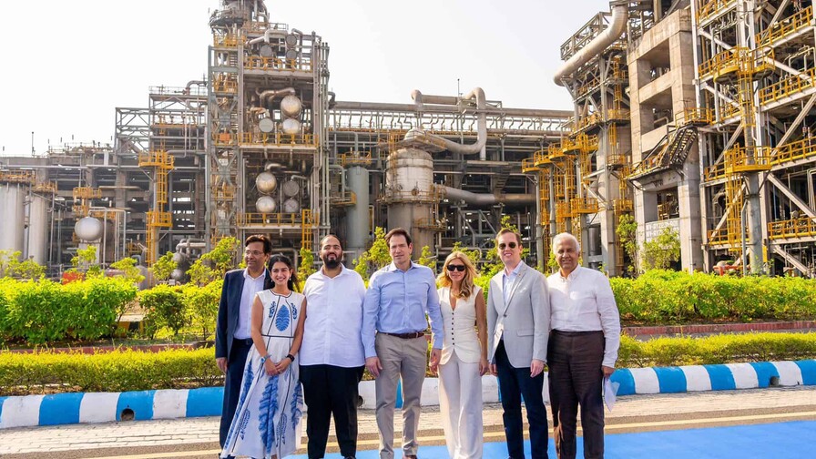 Rubio visita la refinería india de Jamnagar, capaz de refinar el crudo pesado venezolano Rubio visita la refinería india de Jamnagar, capaz de refinar el crudo pesado venezolano