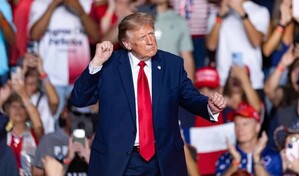 Dos manifestantes interrumpen el mitin de Trump en Carolina del Norte