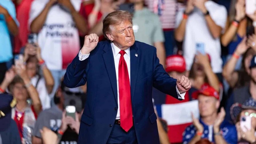 Trump vota de manera anticipada para las elecciones de mitad de mandato en EE. UU. Trump vota de manera anticipada para las elecciones de mitad de mandato en EE. UU.
