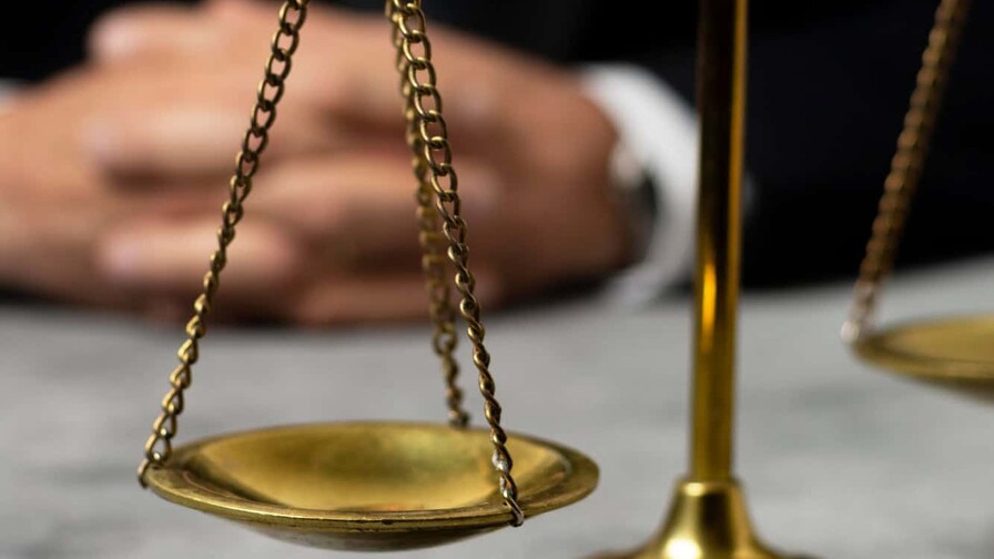 Criterio de oportunidad y ejecuciones extrajudiciales Criterio de oportunidad y ejecuciones extrajudiciales
