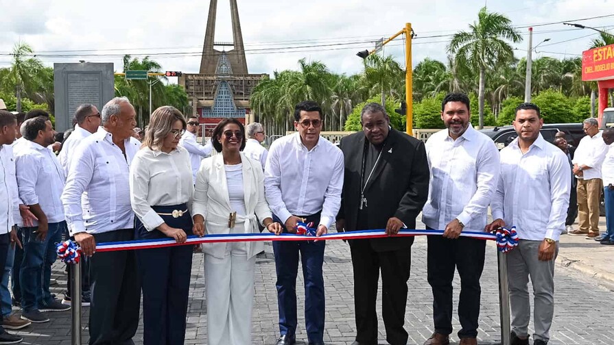Turismo entrega obras por RD$25.6 millones en el entorno de la Basílica de Higüey Turismo entrega obras por RD$25.6 millones en el entorno de la Basílica de Higüey