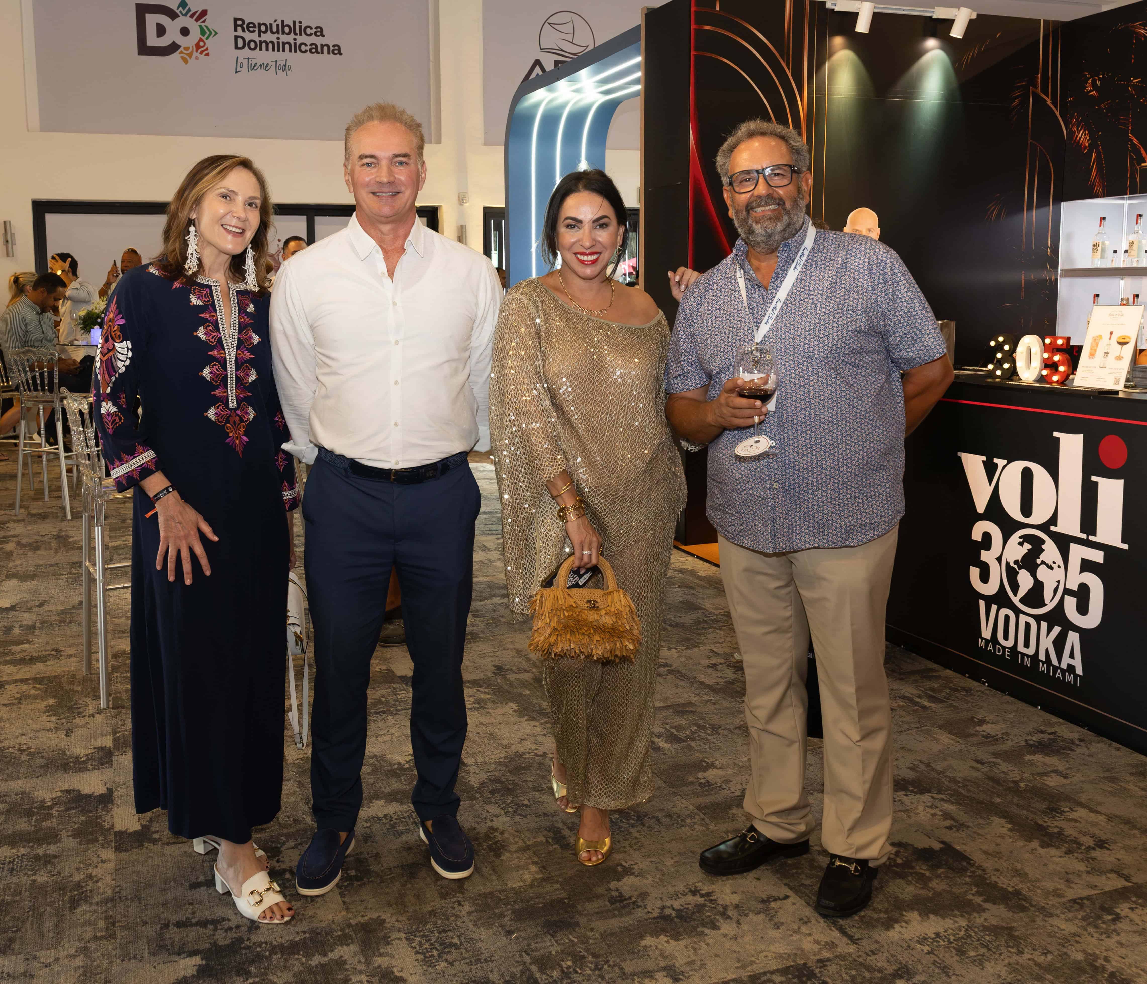 Allie Magrino, Jason Kycek, Priscila Pérez y Pedro Dajer.