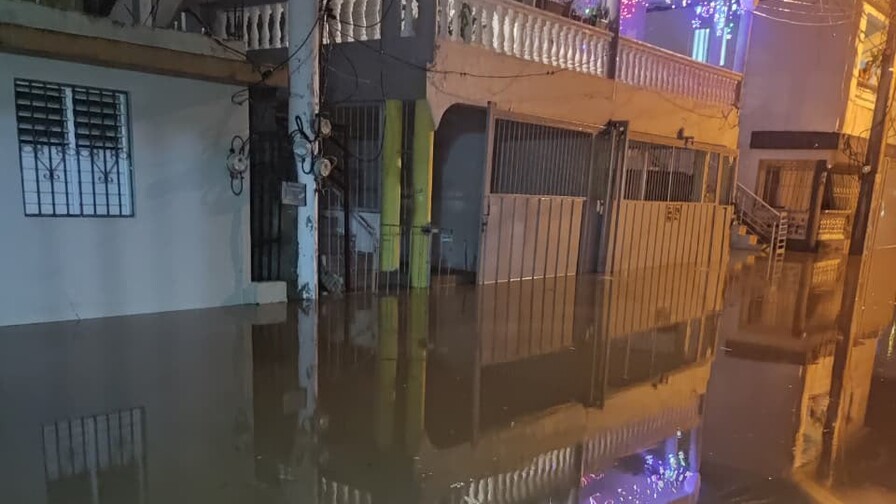 Al menos 150 viviendas afectadas por inundaciones a causa de las lluvias en Santiago Al menos 150 viviendas afectadas por inundaciones a causa de las lluvias en Santiago