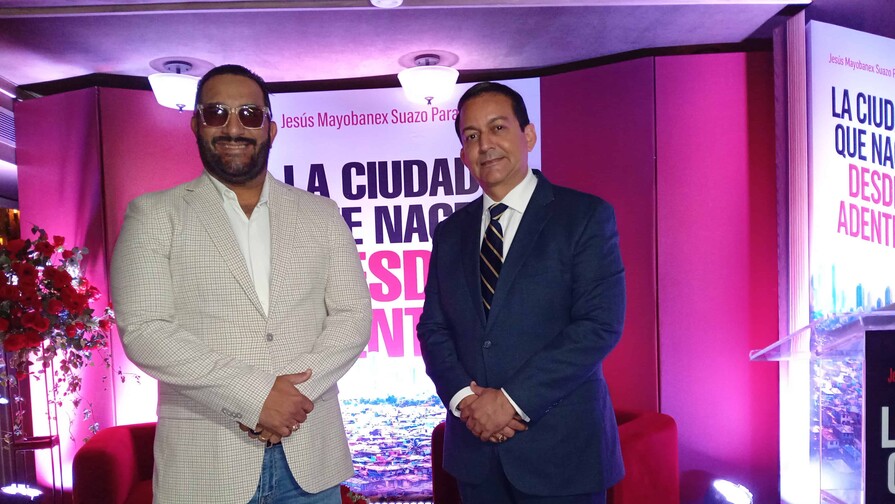 Jesús Mayobanex Suazo pone en circulación obra que propone una nueva mirada a las ciudades Jesús Mayobanex Suazo pone en circulación obra que propone una nueva mirada a las ciudades