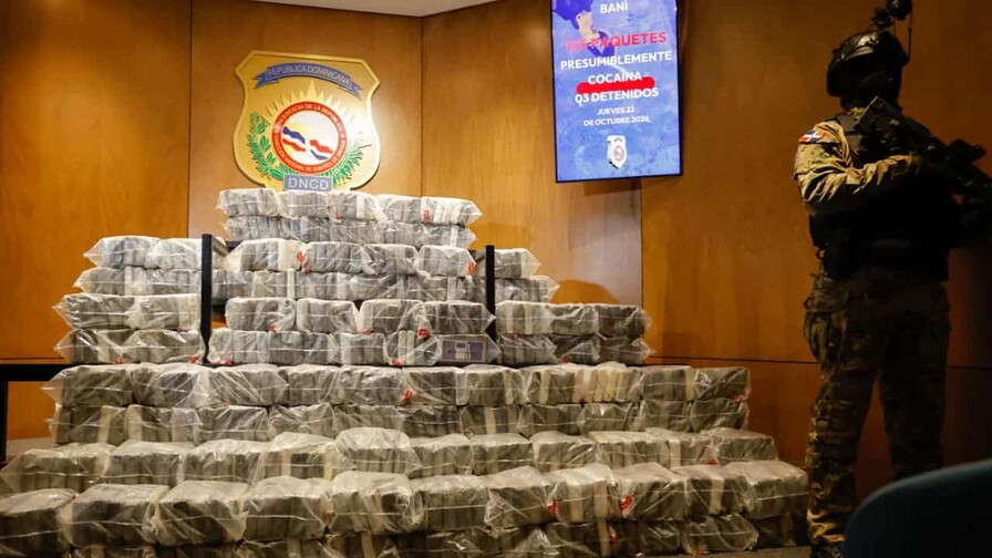 Ocupan 555 paquetes de presunta cocaína en Baní; investigan posible vínculo con alijo de Pedernales Ocupan 555 paquetes de presunta cocaína en Baní; investigan posible vínculo con alijo de Pedernales