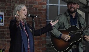 Patti Smith se emociona con homenaje multitudinario en Espa&ntilde;a