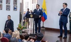 Presidente de Colombia ordena bombardeo contra el ELN y advierte que no habr&aacute; tregua