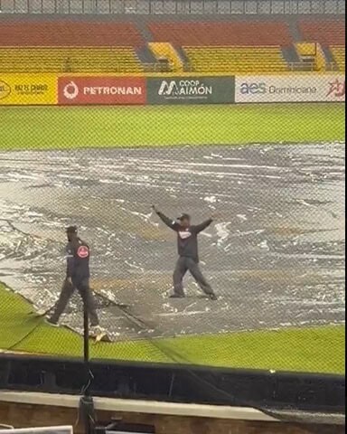 Posponen por lluvia partido entre Estrellas y &Aacute;guilas en Santiago