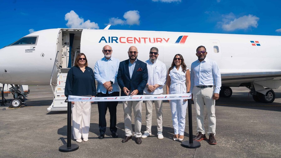 Air Century incursiona en el transporte de carga con su primer Bombardier CRJ200SF
