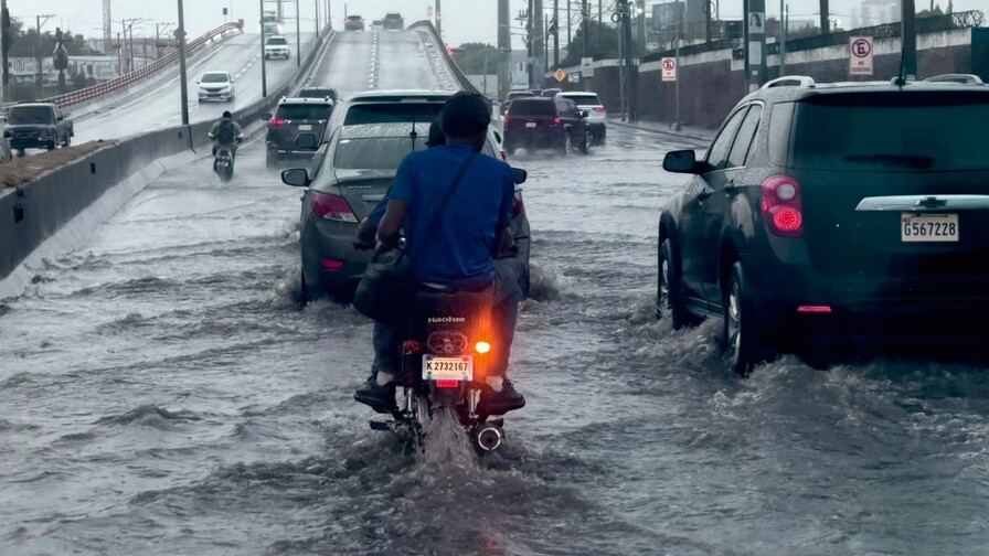 El COE mantiene a cinco provincias y el Distrito Nacional en alerta verde por vaguada El COE mantiene a cinco provincias y el Distrito Nacional en alerta verde por vaguada